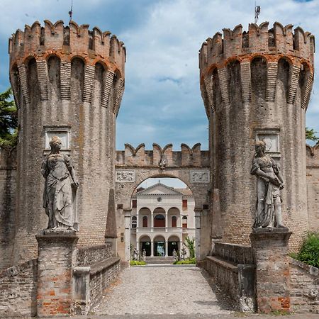 Гостевой дом Castello Di Ронкаде Экстерьер фото