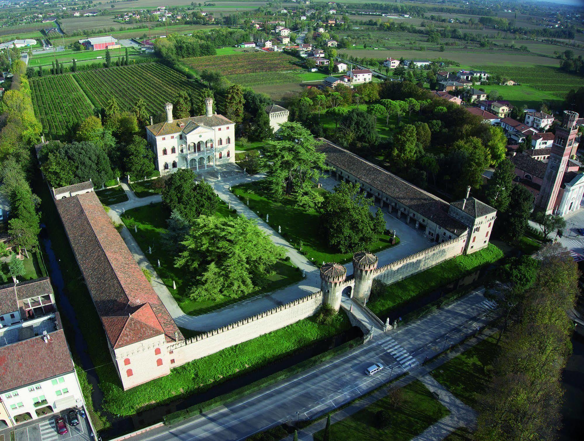 Гостевой дом Castello Di Ронкаде Экстерьер фото